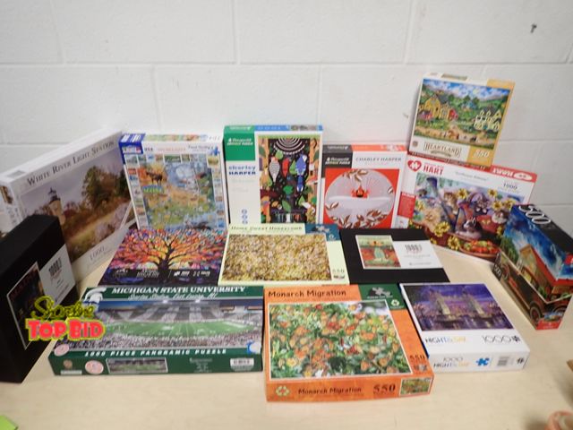 Lot 59-33156 - 13 Puzzles