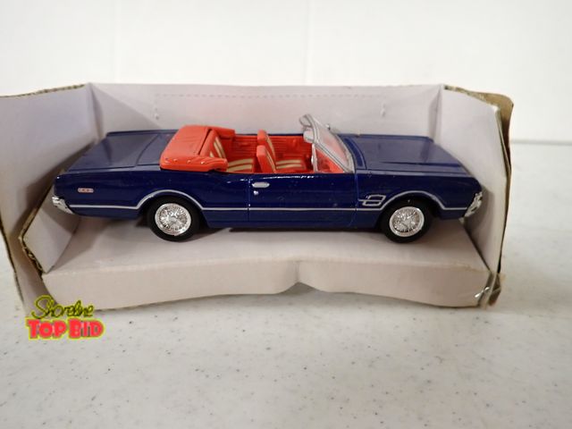 Lot 59-50035 - 1966 Oldsmobile Cutlass 4-4-2 Convertible Collectible