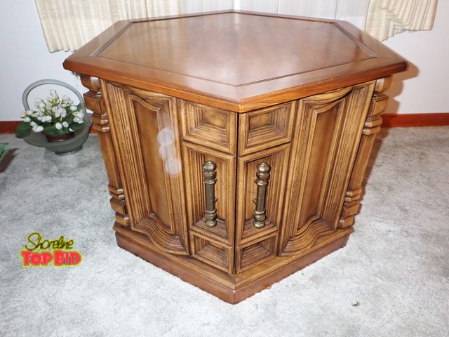 Lot 59-43256 - Mid-Century Hexagonal Side Table