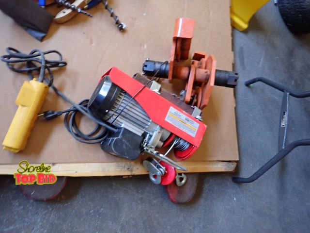Lot 59-44028 - Electric Hoist 440lb/800lb Attached I-Beam Roller
