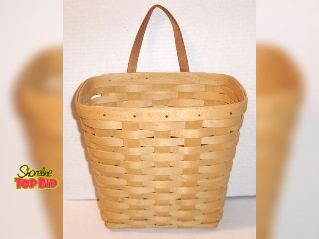 Lot 59-74505 - Vinatge Longaberger Hanging Basket Leather Handle 1994. 10" X 9.5".