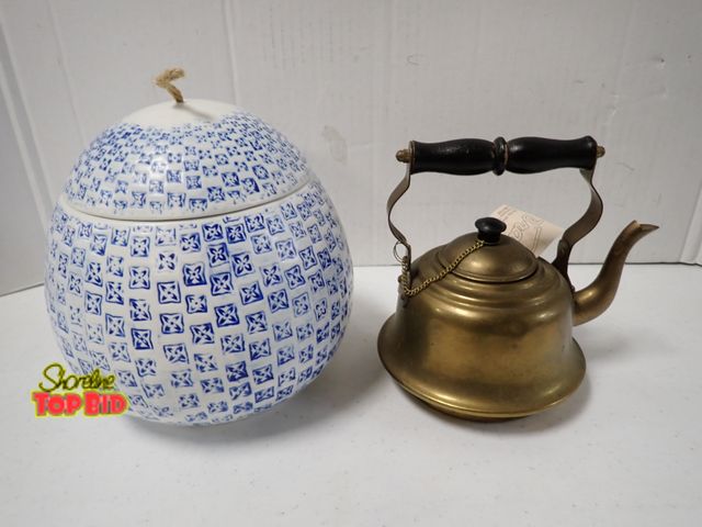 Lot 59-46105 - Blue/white Ginger Jar with Lid plus Solid Brass Teapot with Wooden Handle, Original purchase origin ...