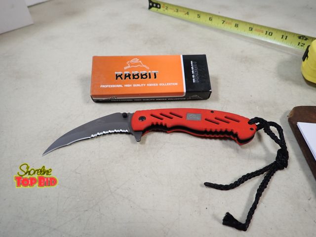 Lot 59-41306 - New Rabbit Professional High Quality Folding Knife