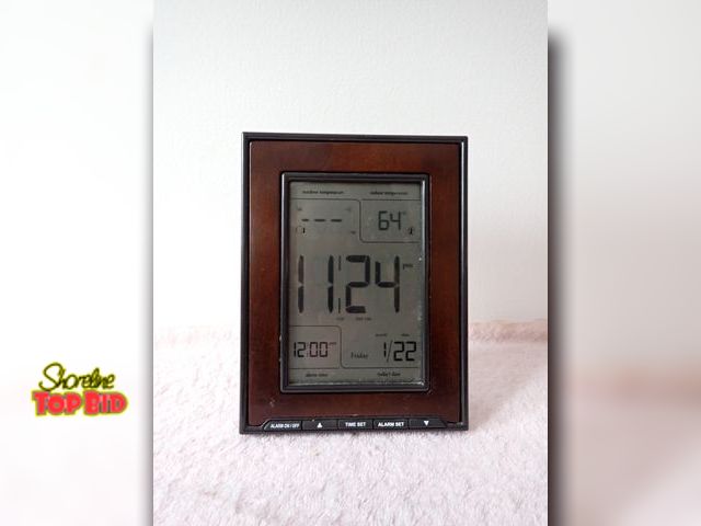 Lot 59-43534 - Acurite Digital Atomic Clock