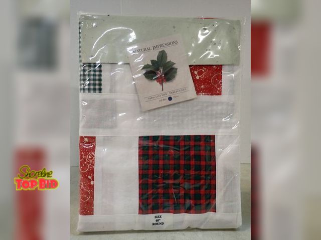 Lot 59-41480 - Beautiful holiday farmhouse style tablecloth 100% cotton 60" round New old stock