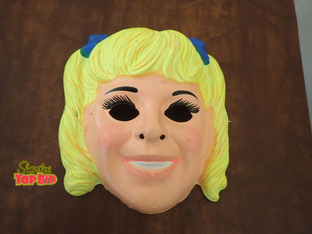 Lot 59-39799 - 1970 Ben Cooper Buffy Family Affair Halloween Mask Mrs. Beasley