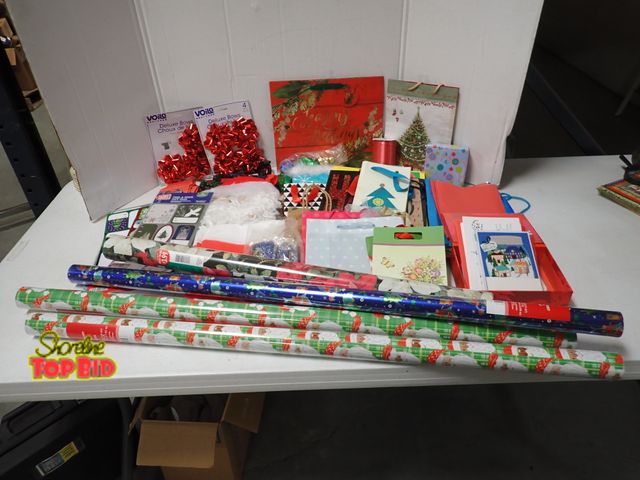 Lot 59-21507 - Christmas/Holiday Wrapping Paper, Gift Bags, Cards and More!