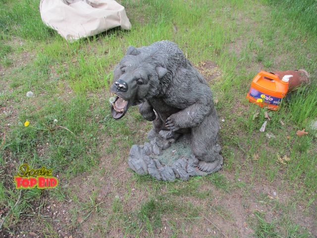 Lot 59-80002 - huge resin grizzly bear. little paint loss on nose .heavy