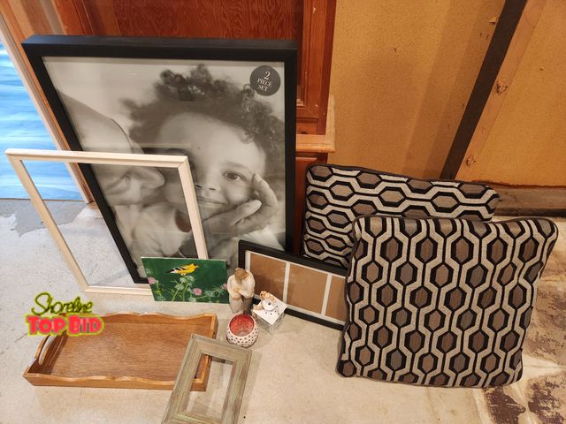 Lot 59-97008 - Home decor lot - large photo or poster frame, two backless frames, triple photo frame (can be used v...