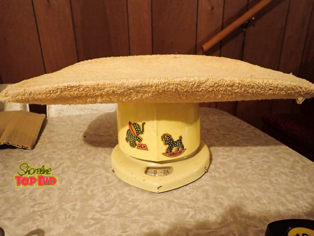 Lot 59-43385 - Mid-Century 1950s Rexall Metal Baby Scale