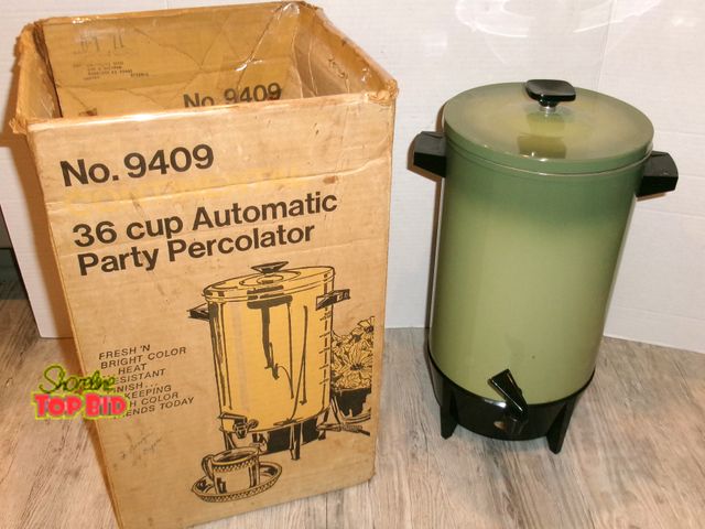 Lot 59-74512 - Vintage West Bend Continental 36 Cup Automatic Percolator Coffee Maker Avocado Green - with Box. Ful...