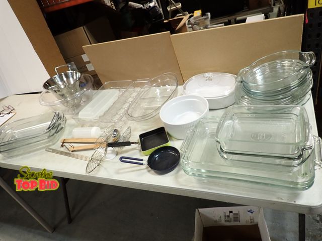 Lot 59-41589 - Kitchen Lot - Pyrex, Corning Ware, Anchor Glasbake &amp; More