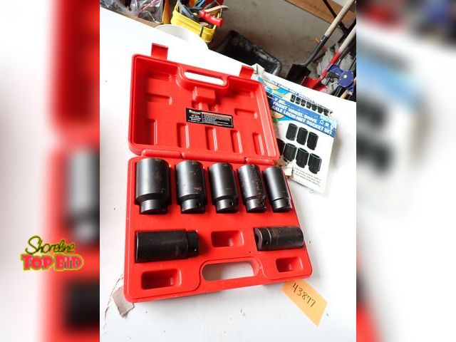 Lot 59-43877 - Pittsburgh 7-Pc 1/2" Drive Axle Lock-Nut Socket Set