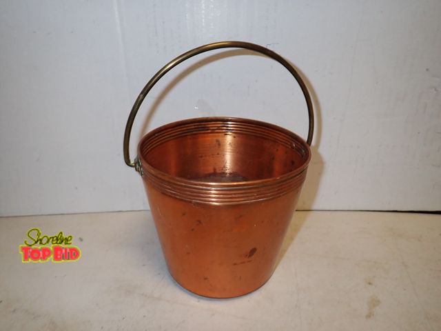 Lot 59-14590 - Vintage Copper Pail with Brass Handle 5 1/4" x 6" dia with Ribbing Around Lip, 1930s to Mid-Century
