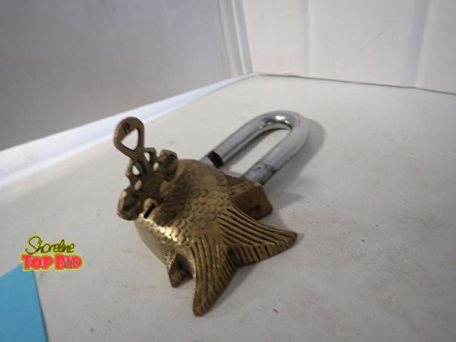 Lot 59-10334 - Brass Fish Padlock with Key, Fully Functional 3" x 2"