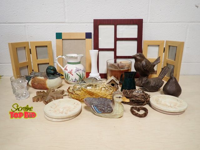 Lot 59-33161 - Misc. Home Decor