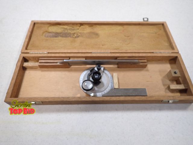 Lot 59-33334 - Brown &amp; Sharpe Swiss Universe Vernier Bevel Protractor