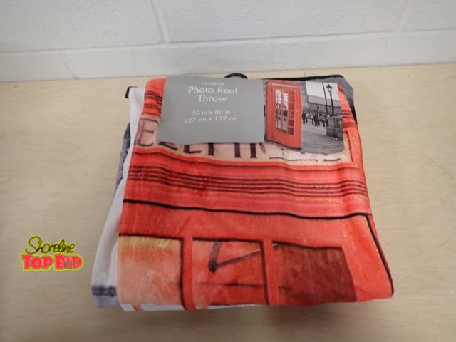 Lot 59-41247 - London Photo Real Throw Blanket 50" x 60", Never Used