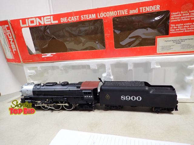 Lot 59-41752 - Lionel die cast steam locomotive and tender