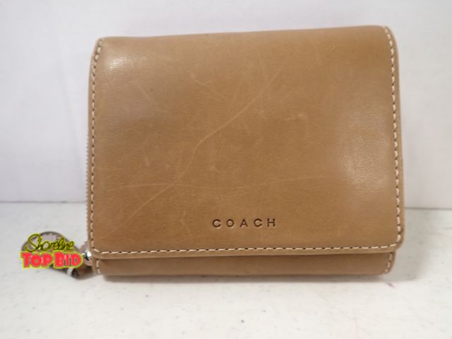 Lot 59-43376 - Authentic Coach Wallet, Used
