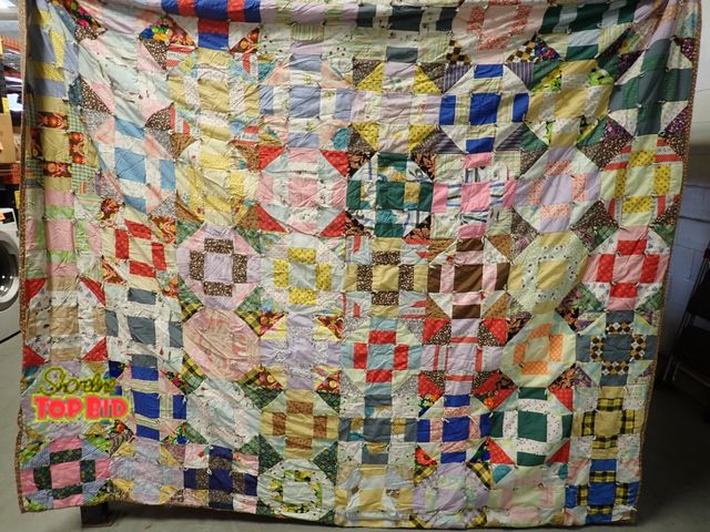 Lot 59-44108 - Large Vintage Handmade Quilt