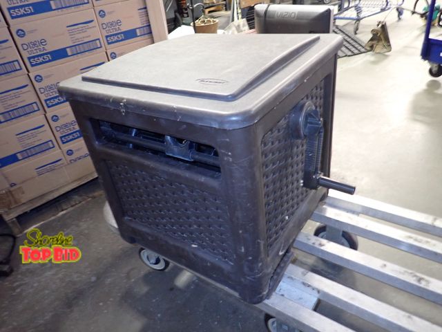 Lot 59-43700 - Suncast Storage Hose Reel Box