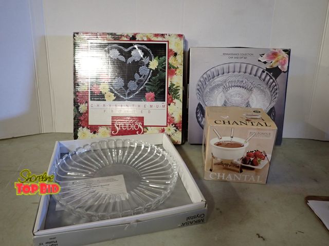 Lot 59-50070 - New Fun Fondue Platter, Heart Platter, Chip Bowl with Platter