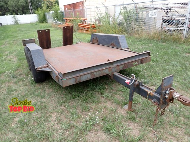 Lot 59-43904 - 16 Foot Heavy Duty Utility Trailer with ramps, Dual Axle and Diamond Plate