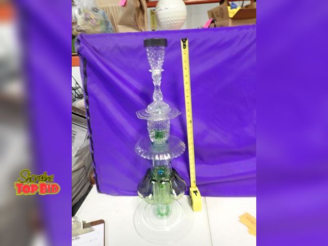 Lot 59-41507 - Beautiful glass art garden solar light 28" Tall