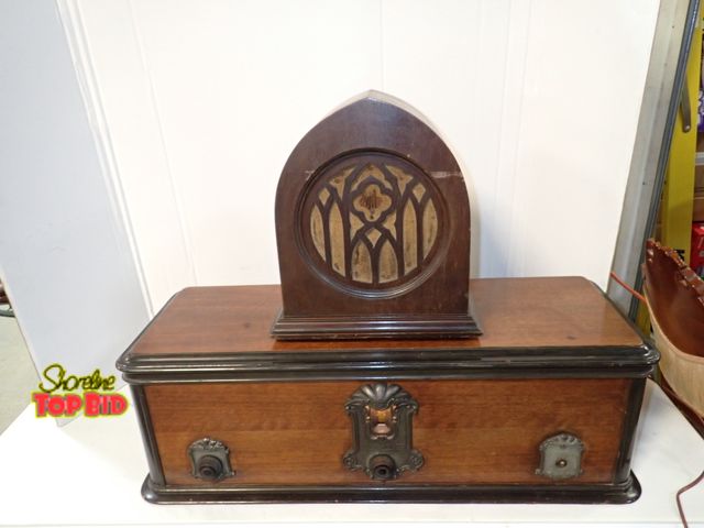 Lot 59-14250 - 1920s RCA Radiola 60 Radio "The Casket" or "Coffin" One of the first plug-in AC Super-Heterodyne Rec...