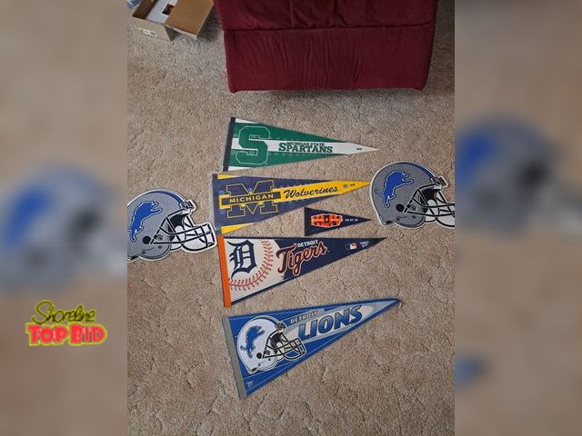Lot 59-76018 - 7 Felt banners