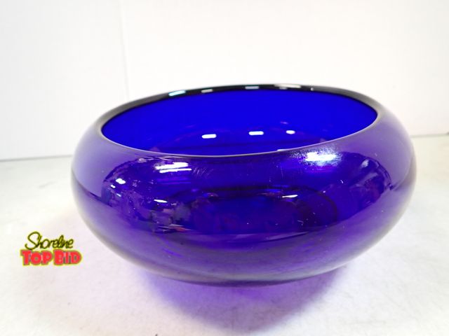 Lot 59-41783 - Beautiful cobalt blue bowl 2 issues small chip inside center another small chip on the outside botto...
