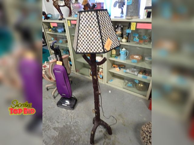 Lot 59-43232 - Floor Log Lamp Checker Shade