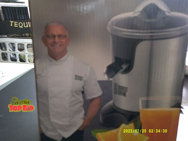 Lot 59-86010 - Robert Irvine 200 watt Electric Citrus Juicer Electric Citrus Juicer Unused Robert Irvine Stainless ...