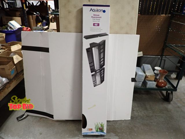 Lot 59-33530 - Aqueon Deluxe Fluorescent Full Hood Aquarium Light 48" long
