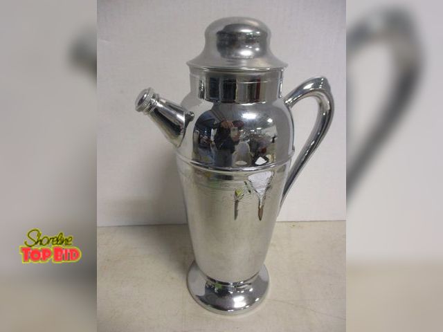 Lot 59-42043 - Mid-Century Cocktail Shaker