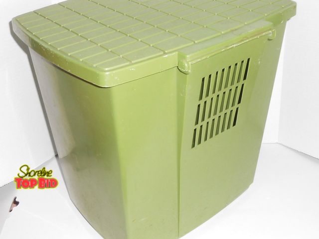 Lot 59-74297 - VTG MCM Avocado Green Clothes Hamper Laundry Mid Century Hard Plastic Modern Design. Measures 16" X ...