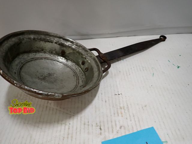 Lot 59-10374 - Antique Hand Hammered Copper Pan, Primitive Saute or Frying Pan