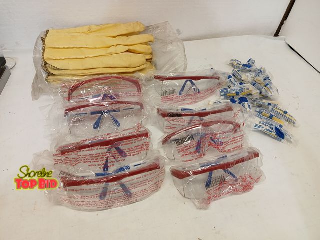 Lot 59-71027 - New Garage lot safety 5 work gloves 8 safety glasses ear plugs