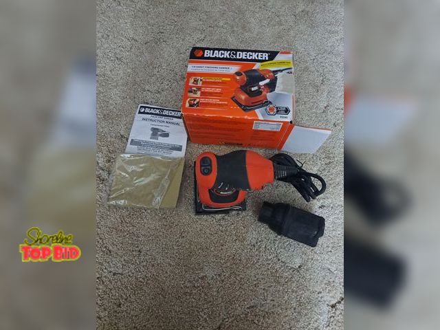 Lot 59-76008 - Black n decker sander...works