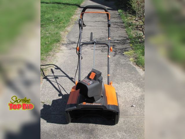 Lot 59-10030 - WEN electric corded snowblower, clean
