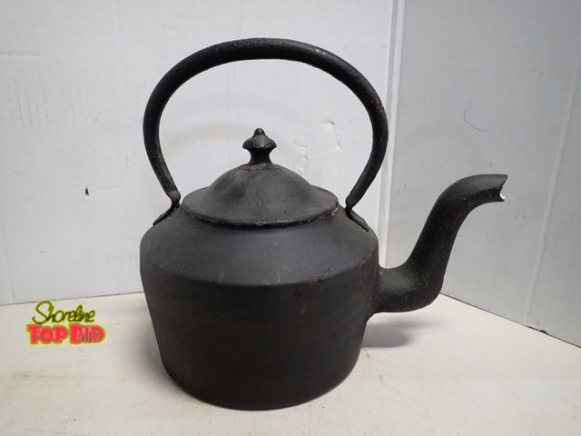 Lot 59-14297 - Antique Cast Iron Kettle, Heavy Duty Kitchenware, Victorian, Made in England, 8 Pints, Highly Collec...