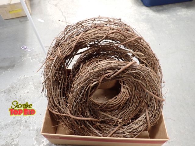 Lot 59-41260 - Natural Grapevine Wreaths, DIY Crafts Home Decor - Total of 6 Wreaths