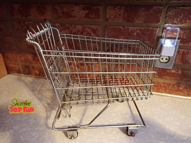 Lot 59-43566 - Vintage Metal Miniature Grocery Shopping Cart