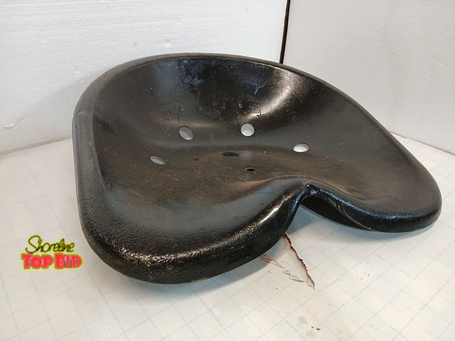 Lot 59-71035 - Vintage metal tractor seat farm decor