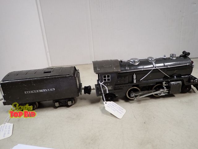 Lot 59-41740 - Lionel O Gauge engine prewar and Lionel O Gauge tender