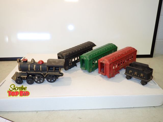 Lot 59-13025 - Vintage Cast Iron 5-pc Train Set - Engine 8" long