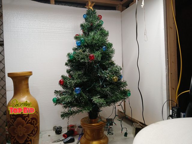 Lot 59-71000 - fiber optic 4 foot christmas tree working