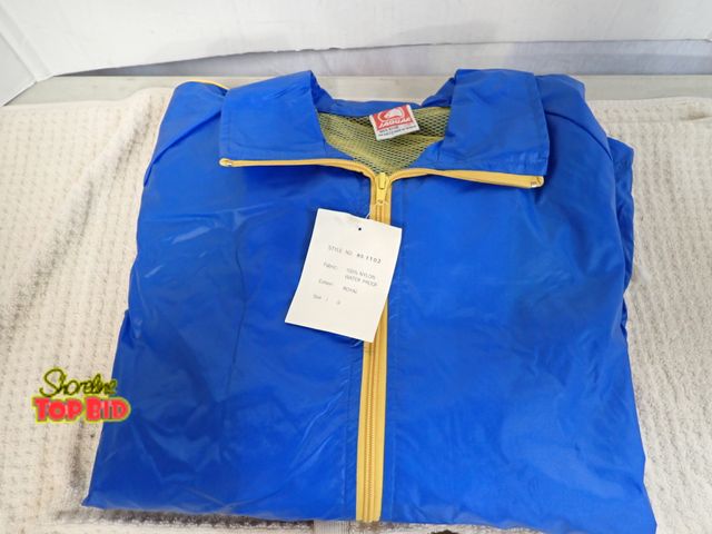 Lot 59-45158 - New Old Stock Vintage from 1980s - 1990s Jaguar 100% Nylon Windbreaker Track Suit Size Small