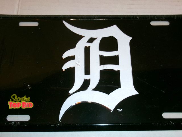 Lot 59-74563 - New Detroit Tigers Metal License Plate Still in Wrap - Great Man Cave Gift.